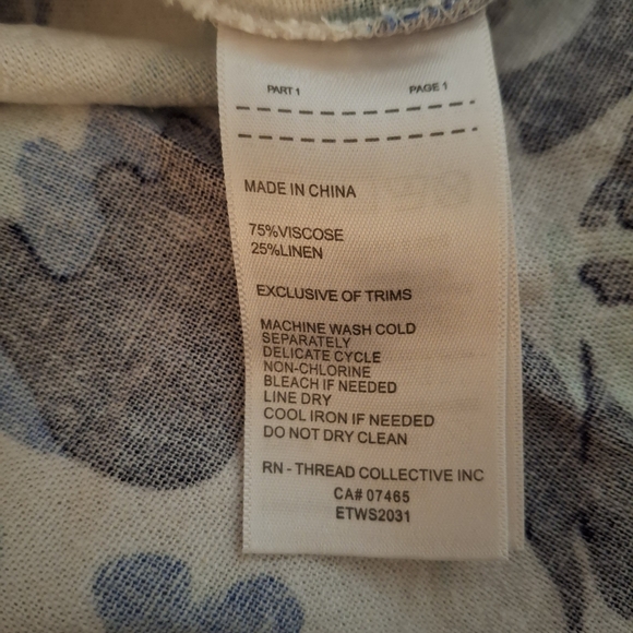 Ellen Tracy Women's Blue and White Linen Floral Blouse - Picture 6 of 7